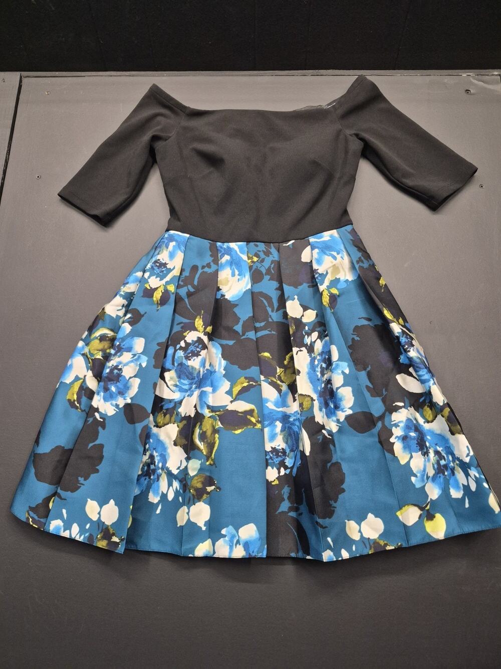 Betsy Adam Fit And Flare Black And Blue Floral Dress Size 4